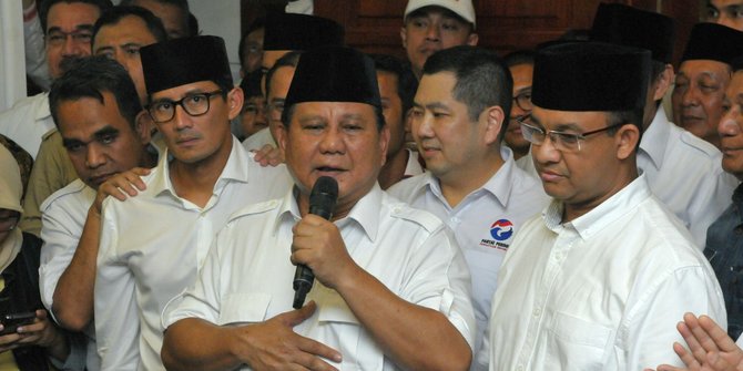 Prabowo dengan Anies-Sandiaga, Akhir Mei Pergi Umrah